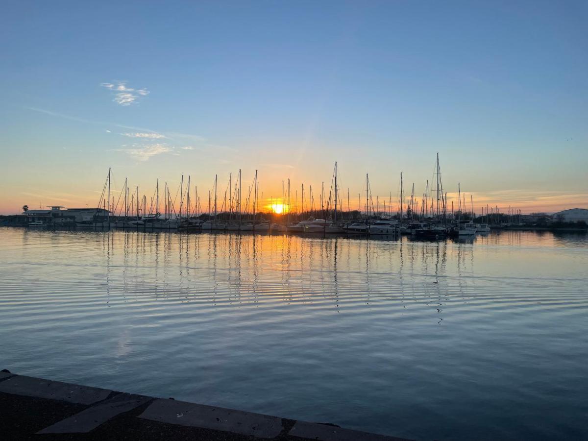 Studio - Les Pieds Dans L'Eau Agreable En Toutes Saisons 4 Couchages - Climatisation - Parking Prive - Piscine Sur Mer - Vue Magnifique Et Rare - Situation Optimum - Les Argonautes - Ile Des Pecheurs - Cap D'Agde Eksteriør bilde